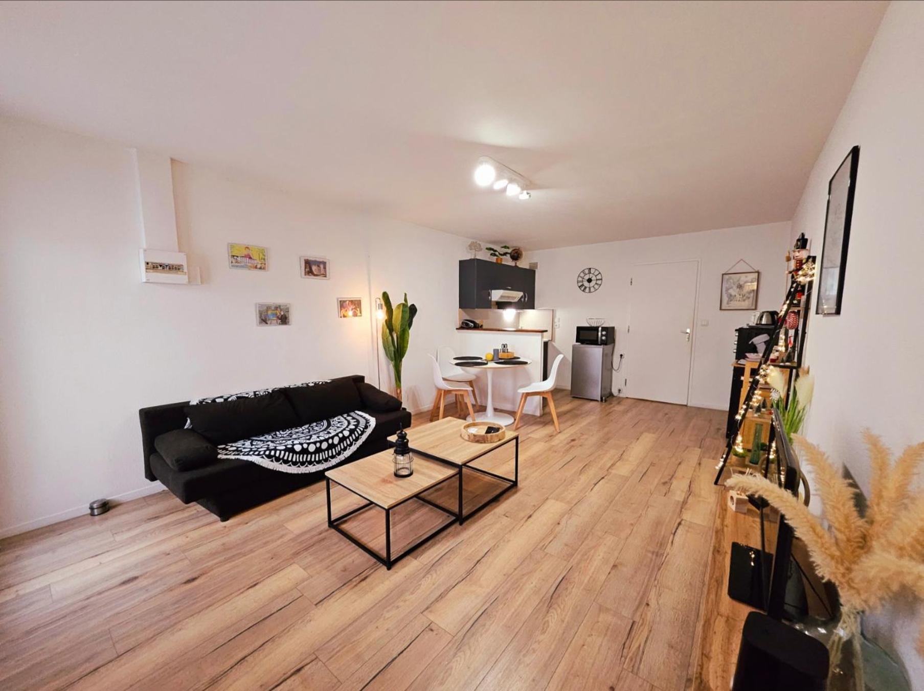 Appartement Cosy Proche Gare - Fibre Optique Et Parking Angoulême Esterno foto